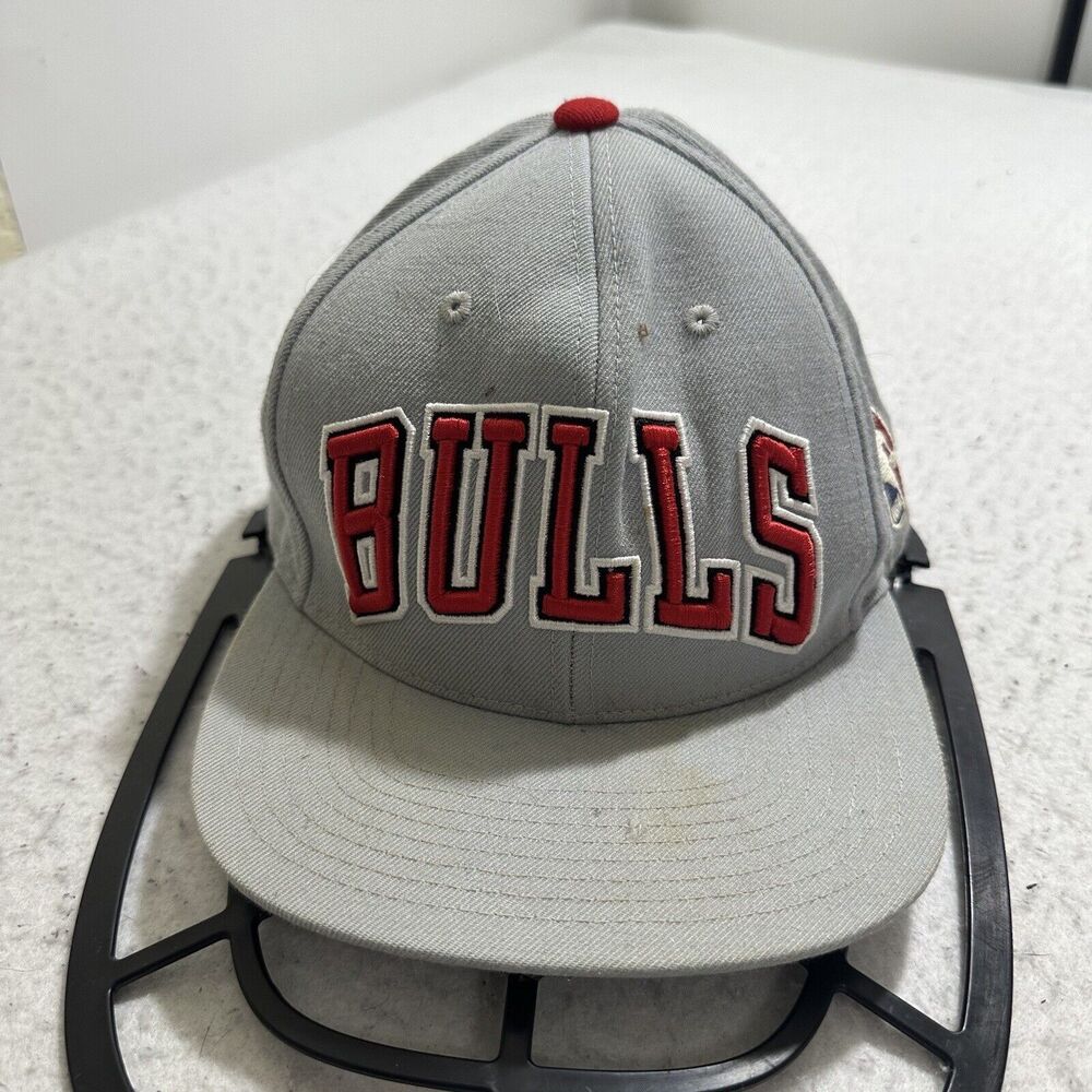 Mitchell & Ness Chicago Bulls Men's Adjustable Hat Baseball Cap Gray Red Wool - Picture 2 of 15